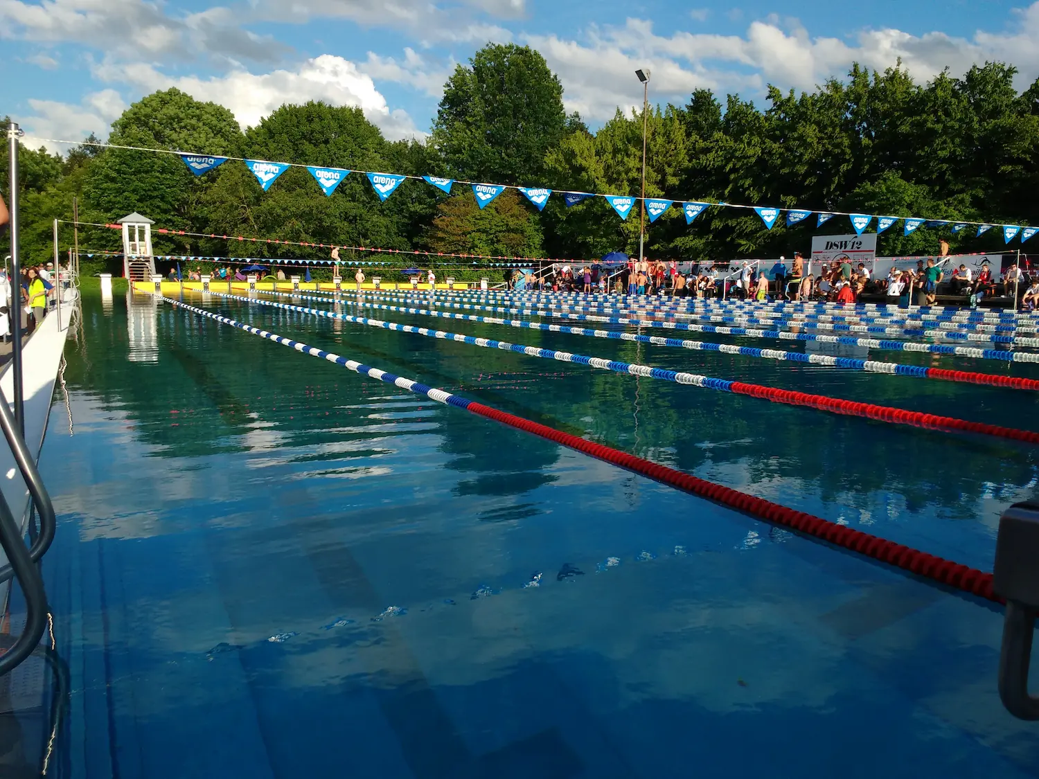 Competition pool